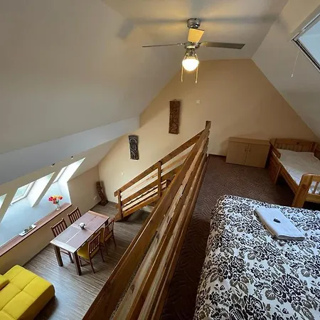 Gyulai Brill Apartment